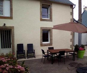 Maison charmante près de Cast avec jardin et activités